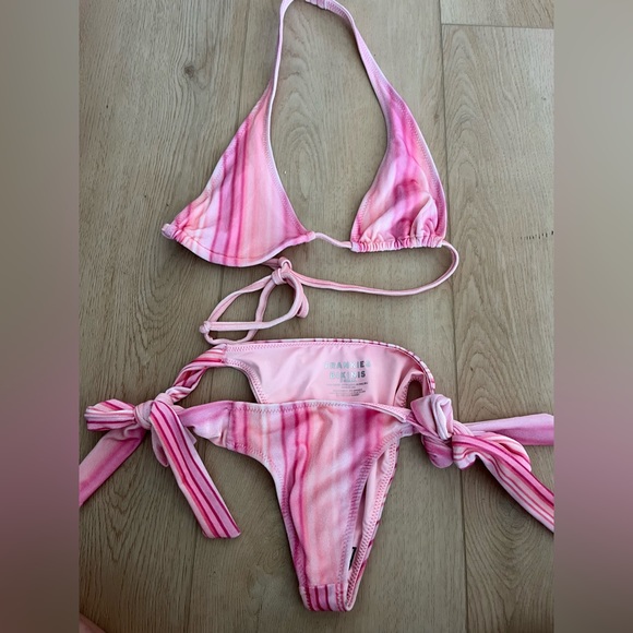 Frankies Bikini Set - Picture 2 of 8